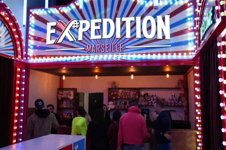 L'entrée d'Expedition Marseille et son enseigne